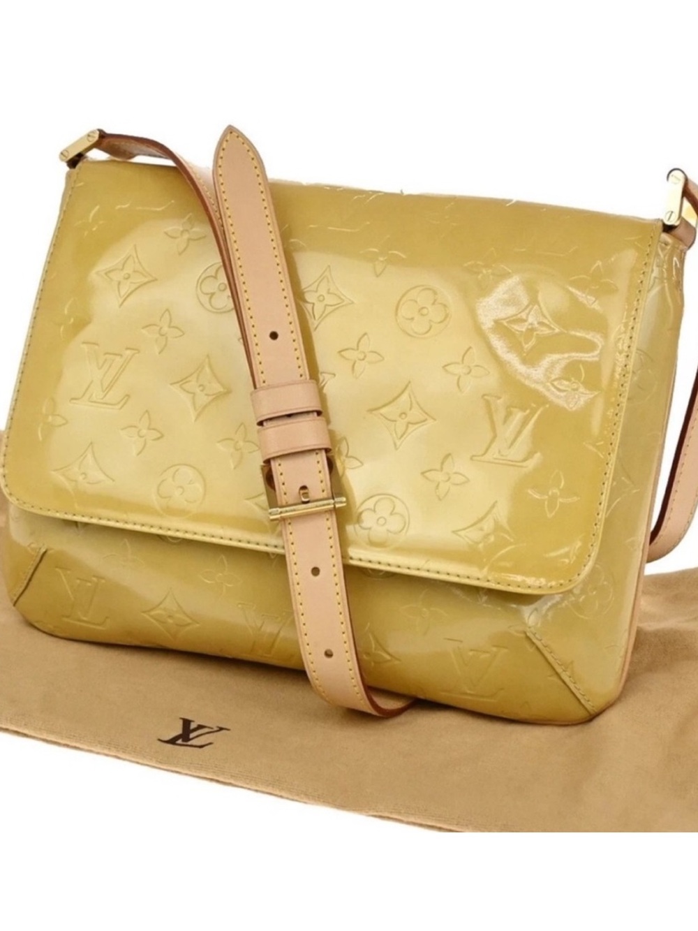 Authentic Louis Vuitton Vernis Thompson Shoulder Bag with Classic Design. - Picture 2 of 14